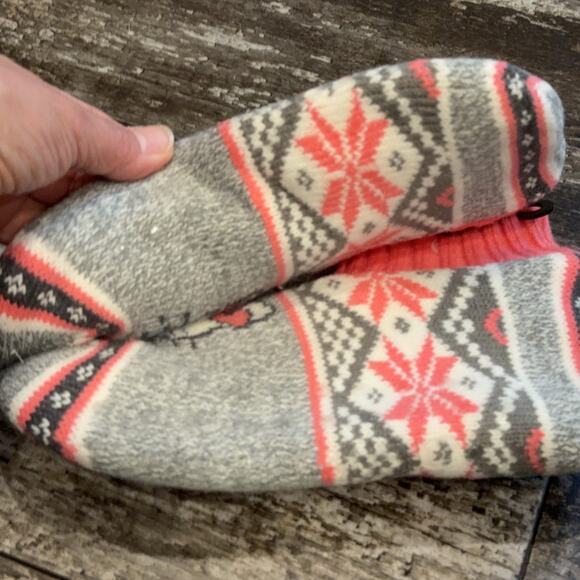 Hello Kitty Slipper Socks Size 4-10 Pink Gray Winter Faux Fur Gift Cozy Soft NWT - Picture 5 of 7